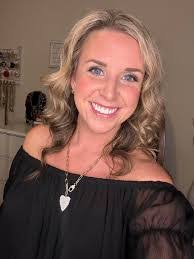 Andrea Romig's Instagram, Twitter & Facebook