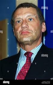 Ken Farrow's Instagram, Twitter & Facebook