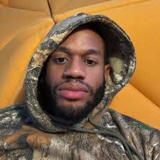 Shaun Muse's Instagram, Twitter & Facebook