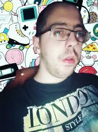 Marek Bloch's Instagram, Twitter & Facebook