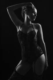Milwaukee wisconsin wedding and boudoir photographer for elegant couples. Boudoir Photography The Imagery Studio