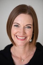 Lesley Benton's Instagram, Twitter & Facebook