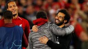 واعتمد ليفربول على الثلاثي محمد صلاح وساديو ماني وروبرتو فيرمينو لتسجيل معظم أهدافهم في السنوات الأخيرة. Never Give Up Ù…Ø­Ù…Ø¯ ØµÙ„Ø§Ø­ ÙŠØ¹Ù„Ù‚ Ø¹Ù„Ù‰ ØµÙˆØ±Ø© Ù‚Ù…ÙŠØµÙ‡ Ø§Ù„Ø£ÙŠÙ‚ÙˆÙ†ÙŠØ© Ø¨Ø¹Ø¯ Ù…Ø¨Ø§Ø±Ø§Ø© Ù„ÙŠÙØ±Ø¨ÙˆÙ„ ÙˆØ¨Ø±Ø´Ù„ÙˆÙ†Ø© Ø¥Ø±Ù… Ù†ÙŠÙˆØ²