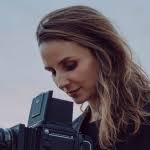 Petra Costa, uma cineasta contra a epidemia conservadora do Brasil