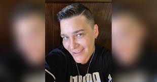 Laura Sandifer's Instagram, Twitter & Facebook