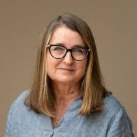 Hilary Newman's Instagram, Twitter & Facebook