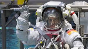 With esa astronaut tim peake stepping out of the international space station tomorrow, have you ever wanted to know if you have what it takes to be an astronaut? Bewerbungen Als Astronaut Bei Esa Starten