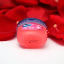 Instantly softens and soothes dry lips and leaves a sheer pink tint and rosy glow. Vaseline Lip Therapy Rosy Lips Lip Balm Review Labollatorium Comlabollatorium Com