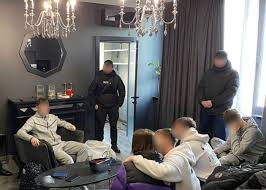 Споювали і ґвалтували? Скандал з пяною вечіркою - Korrespondent.net