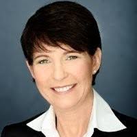 Clarissa Mills's Instagram, Twitter & Facebook