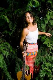 La joven ha sido apoyada públicamente por diversos sectores y actores, como la presidenta michelle bachelet, organizaciones feministas y personajes de la música, como anita tijoux, alex anwandter y camila moreno. Foto De Camila Moreno 73531 Imagen