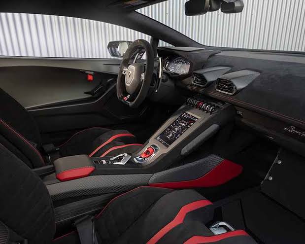 Lamborghini Huracán STO Interior
