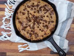 Skillet Peanut Butter Chocolate Chip Cookie Joy Bauer Joy Bauer Recipes Peanut Butter Chocolate Chip Cookies Peanut Butter Chocolate Chip
