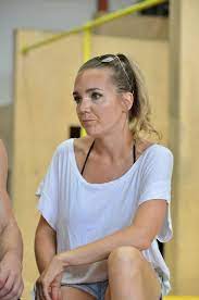 Zpěvačka lucie vondráčková (39) neřeší jen rozvod s tomášem plekancem (36) a to, jak se aklimatizovat zpět v česku. Lucie Vondrackova Po Rozvodu Nezne Chvilky S Cizim Chlapeckem Blesk Cz