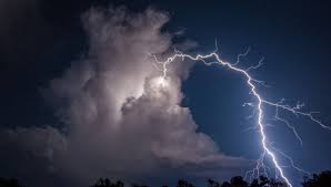 Une large partie de la france est d'ores et déjà placée en alerte jaune: Orages Vigilance En Bretagne
