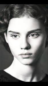 Lisa Coffaro (lisacoffaro)