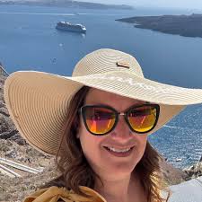 Does MSC offer lunch at a sit-down restaurant