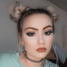 Deirdre Combs's Instagram, Twitter & Facebook