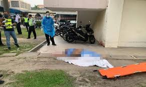 Ia pertama kali dibangun pada tahun 1981 sebagai hospital daerah dengan kemudahan 50 katil. Pembantu Perawatan Kesihatan Maut Jatuh Bangunan Hospital Di Ipoh
