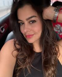 Larissa Riquelme added a new photo.