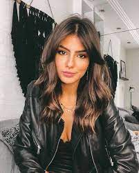 Katlı saç kesimleri 2017 yılında karşımıza çok sık çıkıyor ancak katlı kesim yaptırmak istiyorsanız moda olmasından çok size yakışıp yakışmamasını önemsemelisiniz. 2020 Katli Sac Kesim Modelleri Alimli Kadin