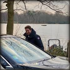 Gerard J Butler In Uk Preparing To Shoot Angel Has Fallen At Virginia Water Getting Into Car Movie Gerard Butler Movies Gerard Butler Virginia Water