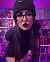 Evette Eva Nieves Collier"