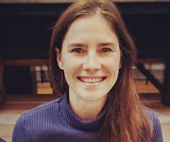 Amanda marie knox is an american woman who spent almost four years in an italian prison following her conviction for the 2007 murder of mere. Amanda Marie Knox Biography Facts Childhood Family Life Murder Trial