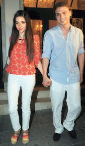 Aras bulut i̇ynemli ve sevgilisi bige önal'ın ilişkisi bitti. Aras Bulut Iynemli And Elvin Levinler Dating Gossip News Photos