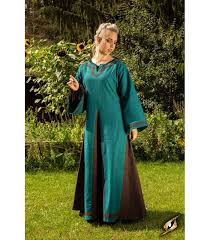 Ne manquez pas l'occasion de vous déguiser en danseuse du cancan avec cette tenue de carnaval féminine de taille adulte qui contient robe et accessoire de cou et est disponible en 3 tailles différentes. Robe Viking Astrid á‰ Les Robes Des Femmes á‰ Boutique Epees