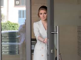 Rzecznik prezydenta błażej spychalski potwierdza, że kinga duda nie jest już społecznym doradcą andrzeja dudy. Potworny Dylemat Kingi Dudy Dostala Wstrzasajacy List Od 84 Latka Super Express Wiadomosci Polityka Sport
