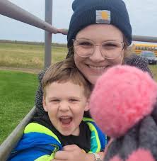 Can anyone make this photo clearer?!