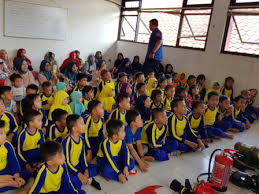 .ri tugas (6.5 mb) mp3 dan video mp4 gratis di planet musik, streaming gudang lagu tugas anak tk cerita pawai cara menjelaskan arti kemerdekaan pada anak. Puluhan Anak Tk Diedukasi Tugas Gulkarmat Nusakini