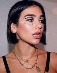 Graphic Drawing Makeup Trend In The Style Of The 60s Rave Makeup Artistry Makeup Makeup Trends