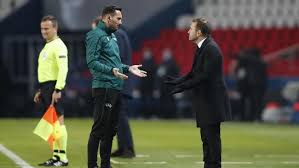 Media sosial ialah merupakan aplikasi percakapan yang saat ini lagi digandrungi di semua pelosok dunia termasuk juga di negara kita. Wasit Rasial Psg Vs Istanbul Terancam Hukuman 10 Pertandingan