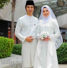 Aku adalah seorang bujangan yang mempunyai sebuah rumah di perumahan yang terletak di pedalaman pinggiran kota. Baju Pengantin Nikah Tunang Adam Hawa Posts Facebook