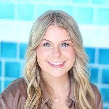 Andrea Keene's Instagram, Twitter & Facebook