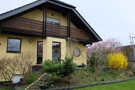 Es ist mit grauem naturstein verblendet und beherbergt im erdgeschoss neben einem restaurant. Haus Zum Verkauf Fritz Ruffer Str 8 55276 Oppenheim Mainz Bingen Kreis Mapio Net