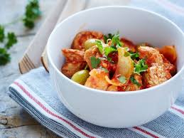 Decouvrez Notre Recette Facile Et Rapide De Veau A La Tomate Sur Cuisine Actuelle Retrouvez Les Etapes De Preparatio Recette Veau Recette Recettes De Cuisine