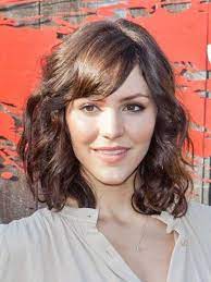 15 Mittlerer Lange Bob Mit Pony Madame Friisuren Madame Frisuren Bob Mit Pony Kurze Haare Wellen Haarschnitt Bob