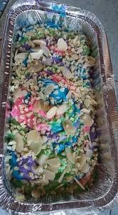 Menggunakan mixer, hand mixer pukul marjerin dengan gula sehingga sebati dan kembang. Resepi Kek Butter Pelangi