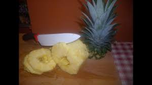 ﻿ comment couper un ananas rapidement et facilement : Comment Decouper Un Ananas Technique De Cuisine Decoupe Ananas Comment Decouper Un Ananas Ananas