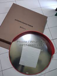 Posisi ini sangat baik untuk mendapat pencahayaan lebih sebab cermin bisa memantulkan cahaya luar lebih banyak ke dalam rumah. Cermin Cembung Archives Jual Perlengkapan Jalan Raya Surabayajual Perlengkapan Jalan Raya Surabaya