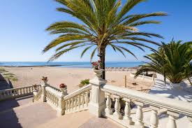 Finden sie preiswerte strand hotels in valencia mit echten hotelbewertungen und holen sie sich den günstigesten preis mit trip.com! De 7 Mooiste Stranden In Valencia Om Lekker Te Chillen Zonnen