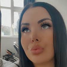 Jade Tyler's Instagram, Twitter & Facebook