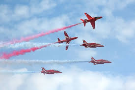 Book your red arrow train journeys to moscow and saint petersburg. Midlands Air Festival What Time The Red Arrows Will Fly Over Redditch And Malvern Today Birmingham Live