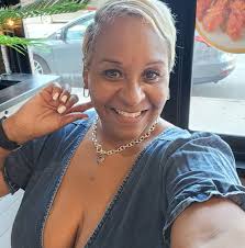 Good Murning!!! Okay I'm taking my Content Creator job serious.  *Pretti-Gurl Catching The News