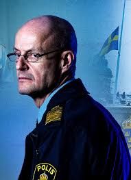 Det enklaste för myndigheten är att ha en syndabock”