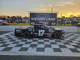 V8 STOCK HEAT WINNERS: HEAT 1: # 17 HAILEY MCNICOL HEAT 2: # 51 ADAM EVISON