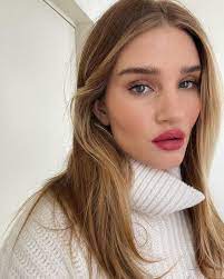 On thursday, the 34 year old model posted a series of mirror selfies showing off her outfits and revealed her adorable bump in the. Rosie Huntington Whiteley Drops Her Skin Care Routine Glamour